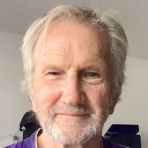Dr Nicholas Straiton